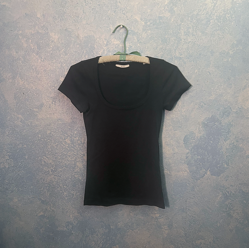 (DÔEN) Bebe Tee in Black, S