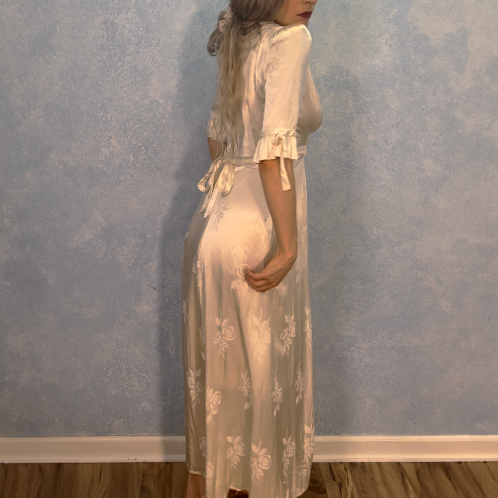 1940s White Satin Floral Rayon Peignoir