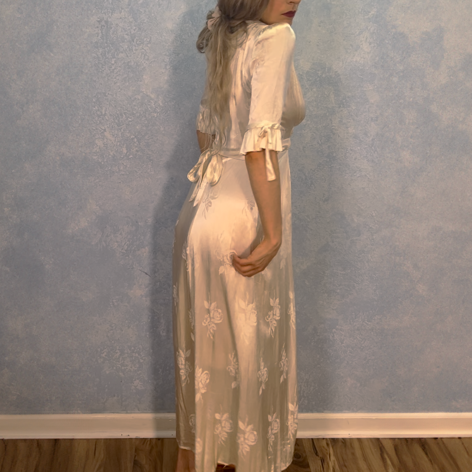 1940s White Satin Floral Rayon Peignoir